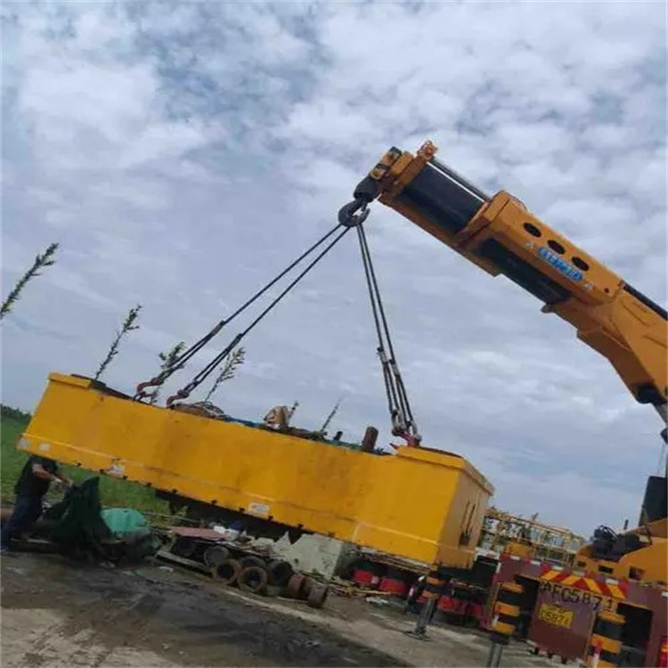 荥经随车吊吊集装箱怎么吊